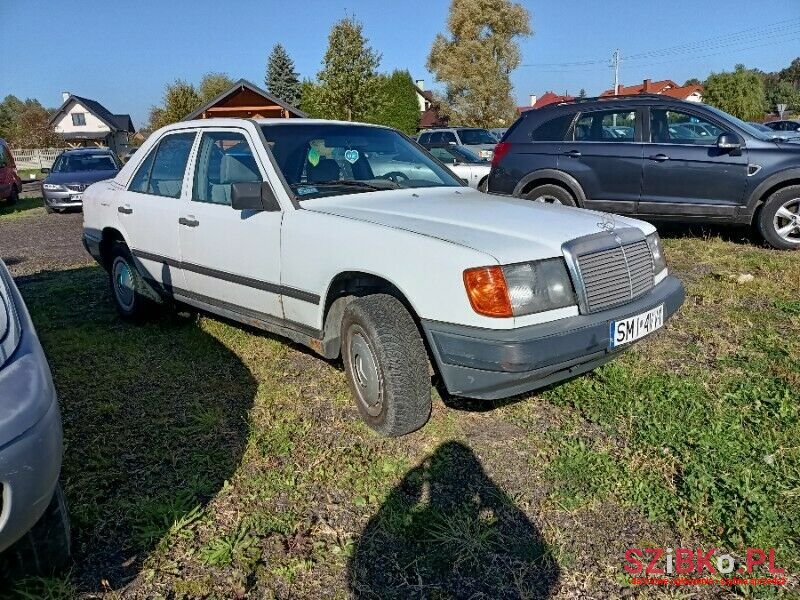 1987' Mercedes-Benz 124 photo #1