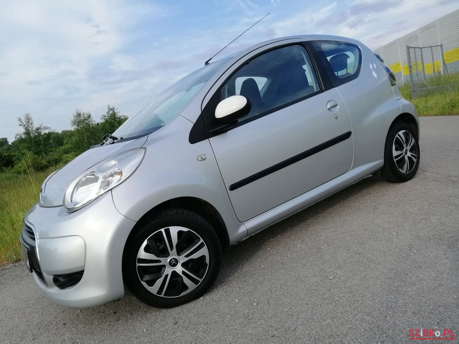 2011' Citroen C1 photo #3
