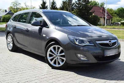2011' Opel Astra 1.6 Turbo Cosmo
