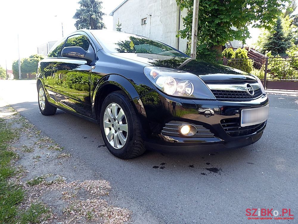 2007' Opel Astra Gtc 1.8 Black&White photo #6
