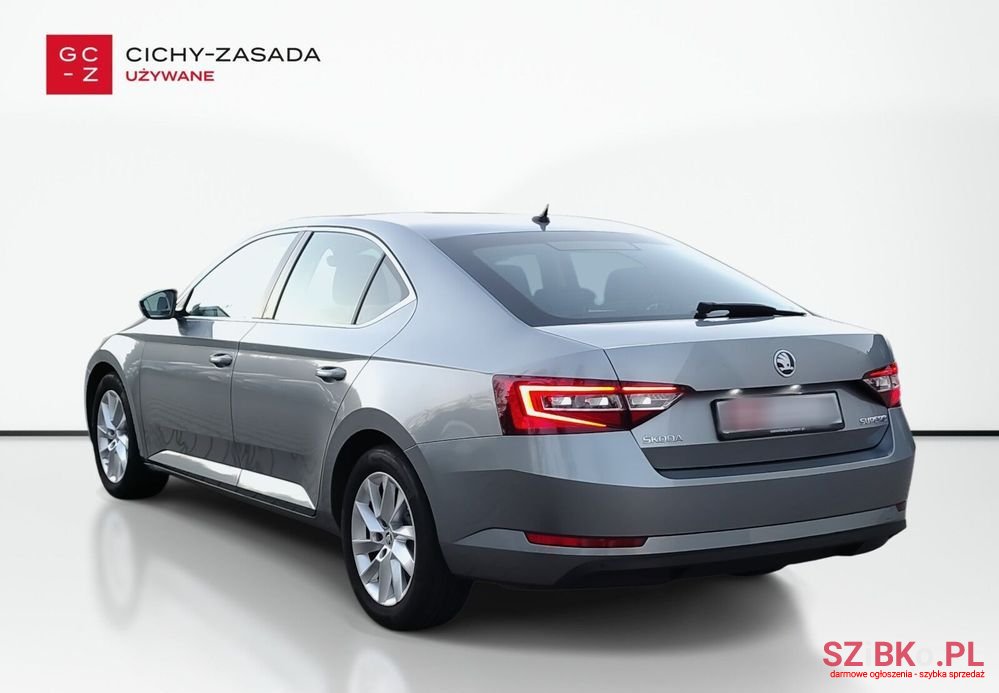 2019' Skoda Superb photo #3