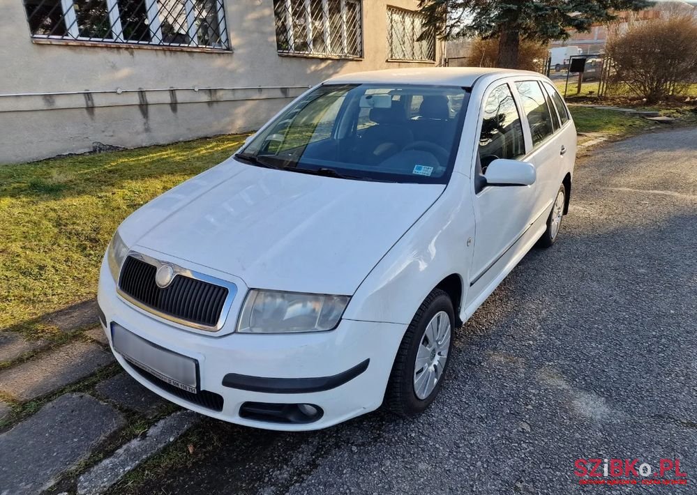 2007' Skoda Fabia photo #1
