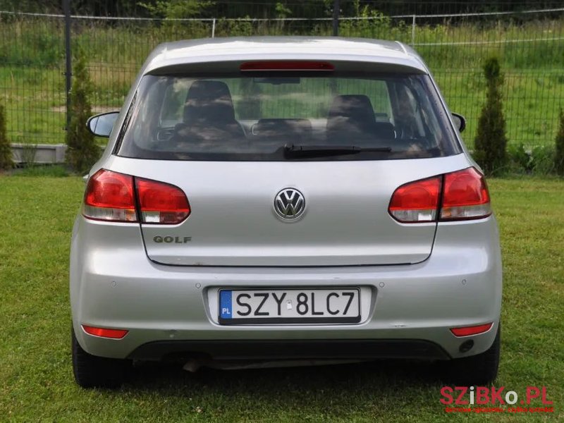 2008' Volkswagen Golf photo #5