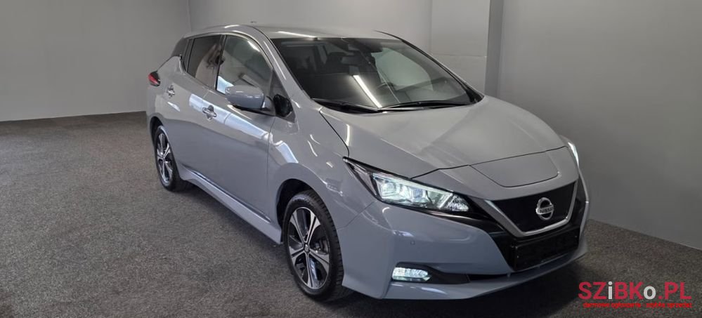 2021' Nissan Leaf photo #2