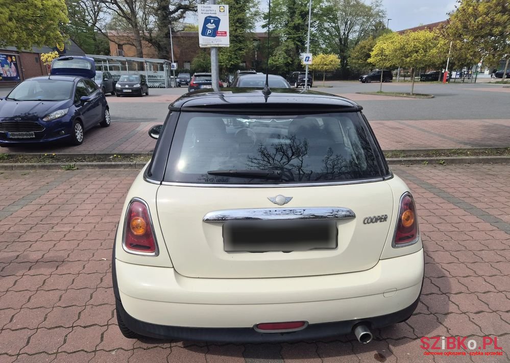 2007' MINI Cooper Standard photo #4