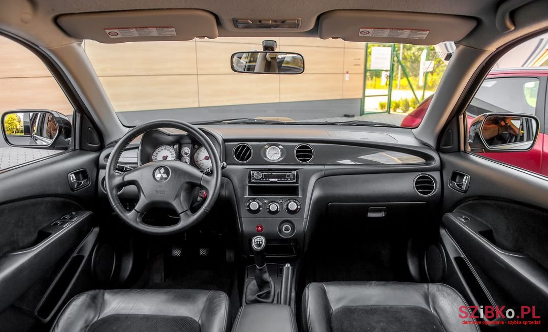 2005' Mitsubishi Outlander photo #5