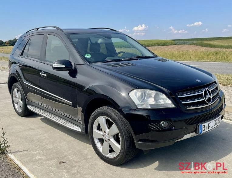 2007' Mercedes-Benz Ml photo #3