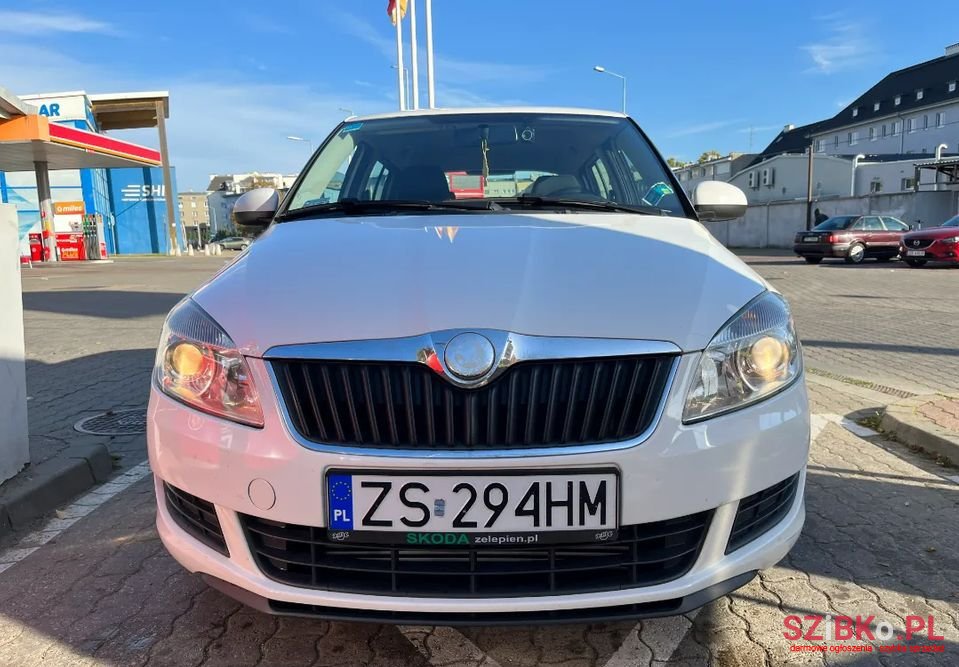2011' Skoda Fabia photo #1
