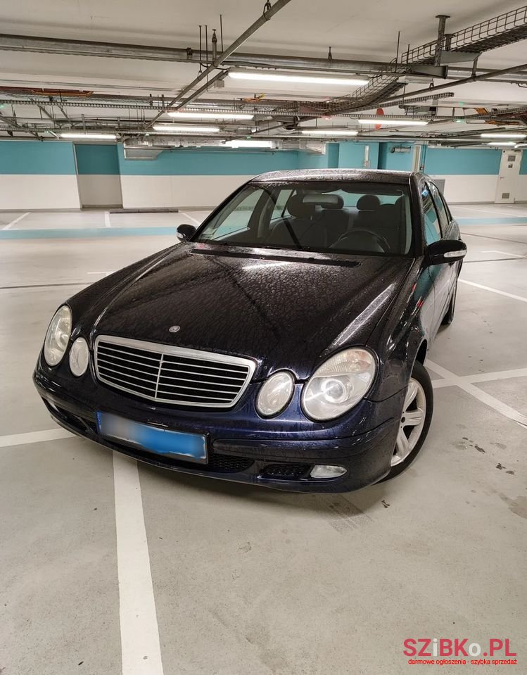 2003' Mercedes-Benz E-Class 240 Elegance photo #1