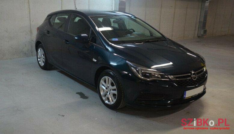 2016' Opel Astra photo #1