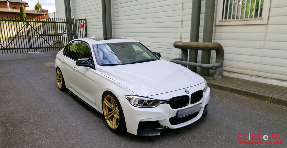 2015' BMW 3 Series photo #2
