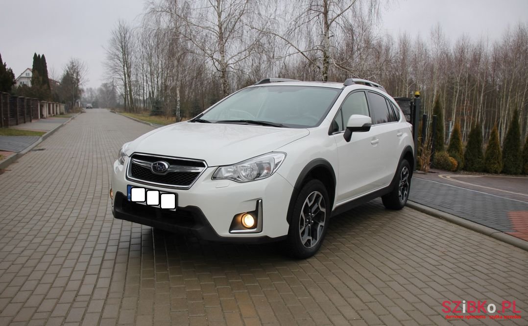 2017' Subaru XV photo #2