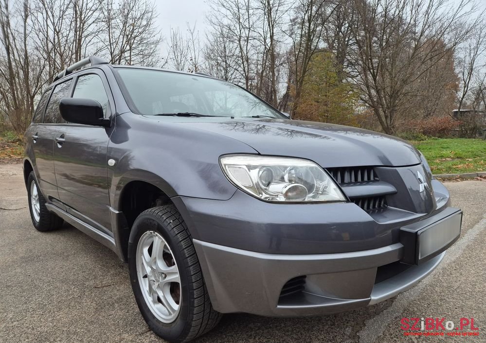 2006' Mitsubishi Outlander photo #4