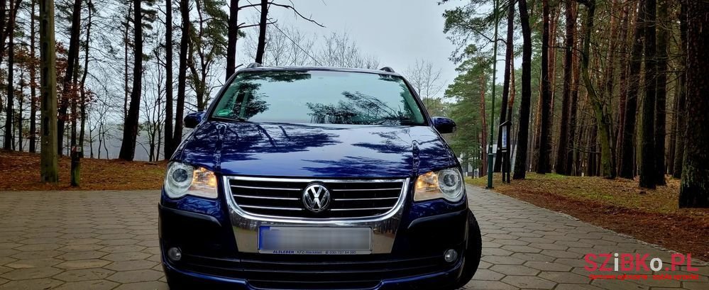 2008' Volkswagen Touran 1.9 Tdi Trendline photo #6