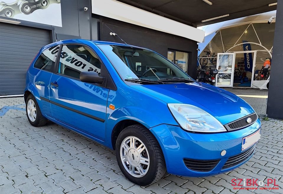 2004' Ford Fiesta photo #2