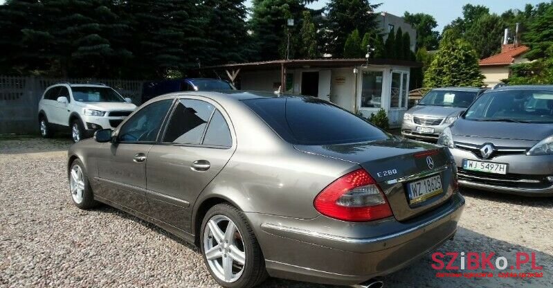 2008' Mercedes-Benz Klasa E photo #5