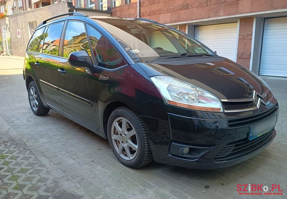 2010' Citroen C4 Grand Picasso photo #2