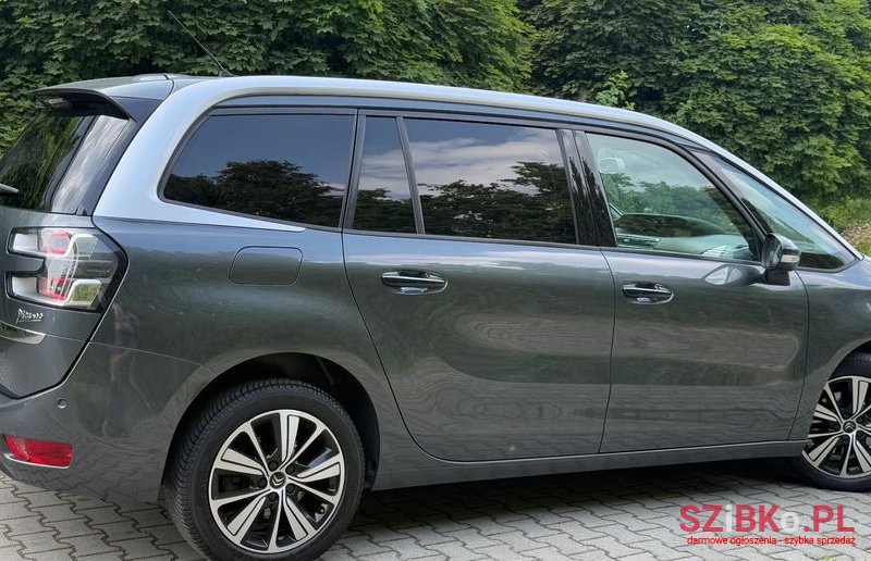 2017' Citroen C4 Grand Picasso photo #4