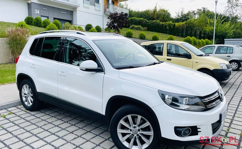 2012' Volkswagen Tiguan photo #6