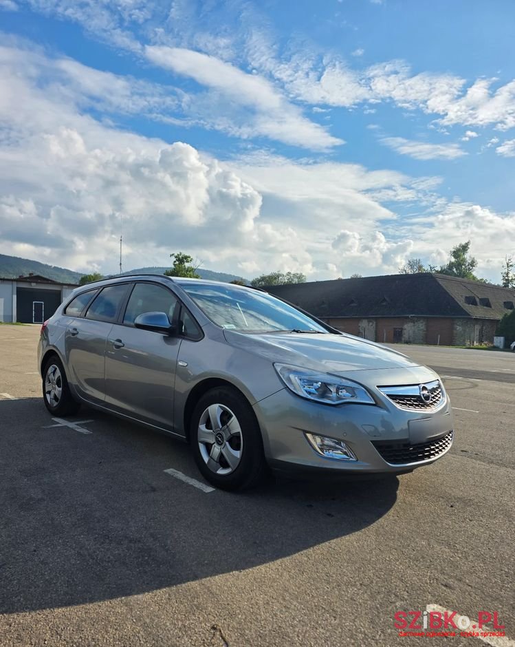 2012' Opel Astra 1.4 T Sport photo #4