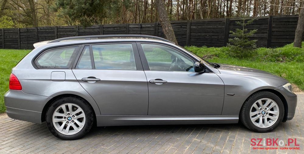 2009' BMW 3 Series 320I Touring photo #6