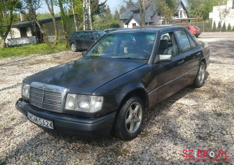 1993' Mercedes-Benz 124 photo #1