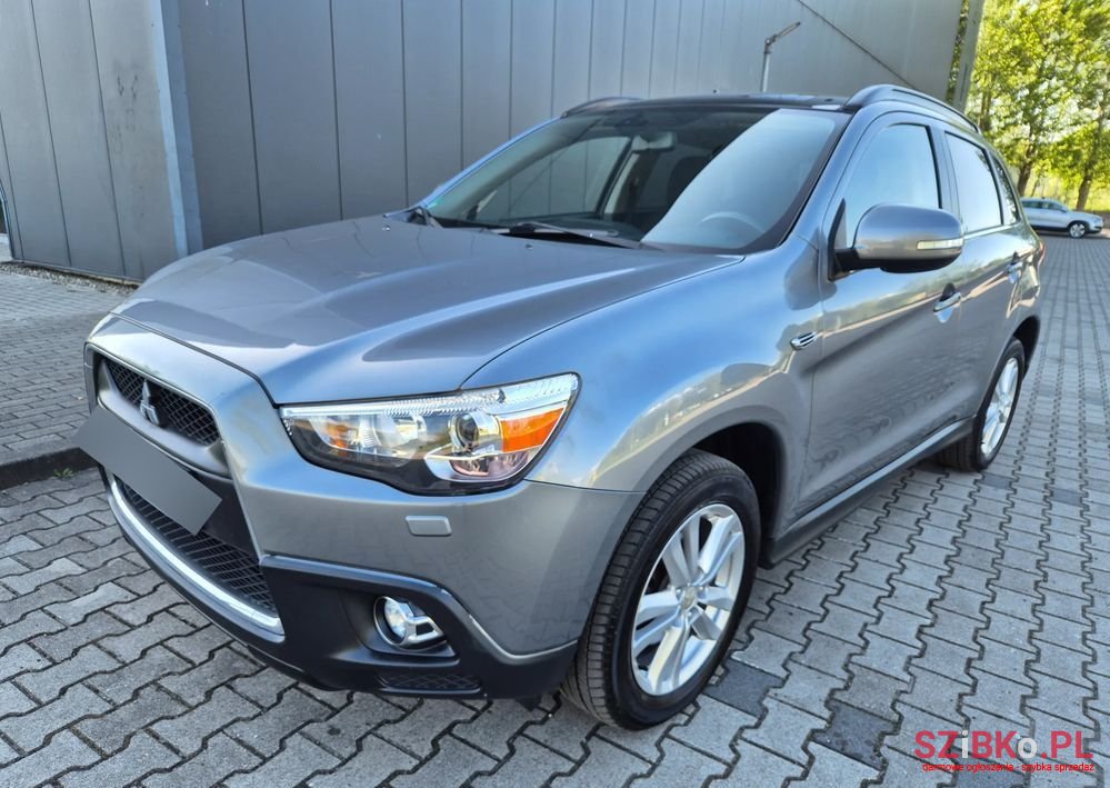 2011' Mitsubishi ASX photo #1