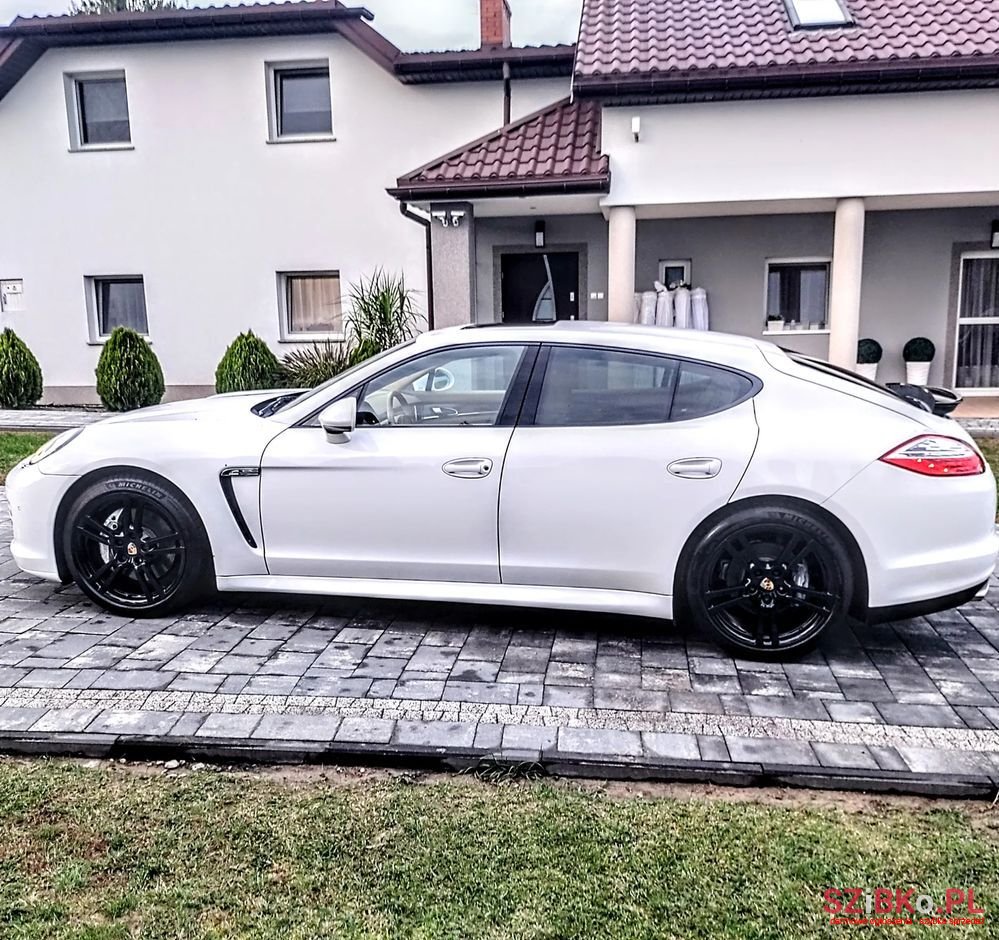 2012' Porsche Panamera photo #2
