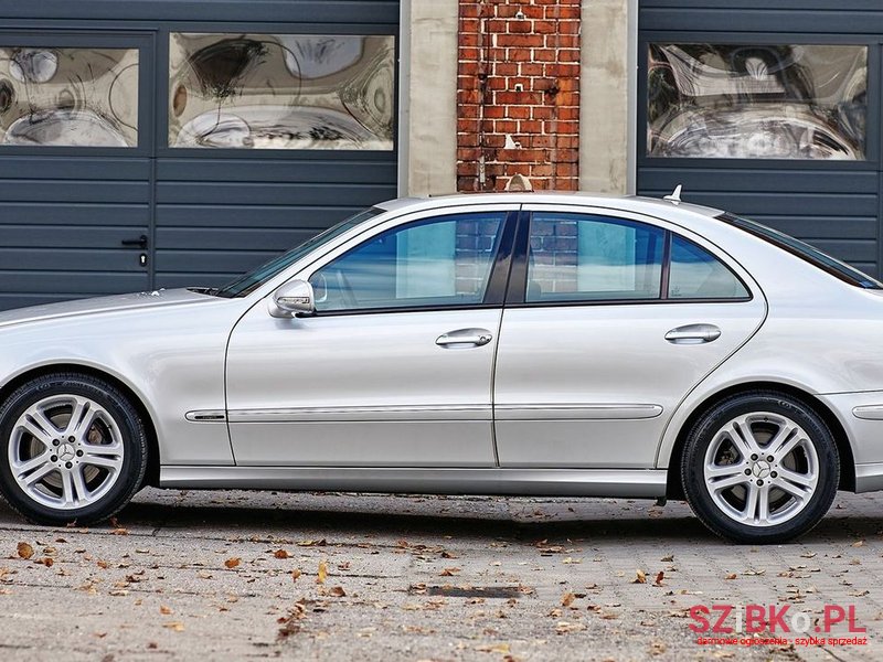 2007' Mercedes-Benz E-Class photo #3