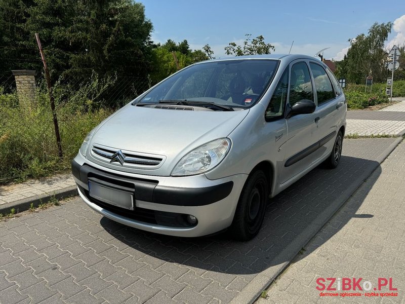 2006' Citroen Xsara Picasso 1.6I 16V Sx photo #3