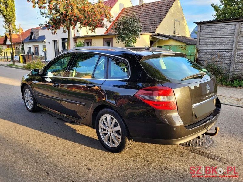 2010' Renault Laguna photo #2
