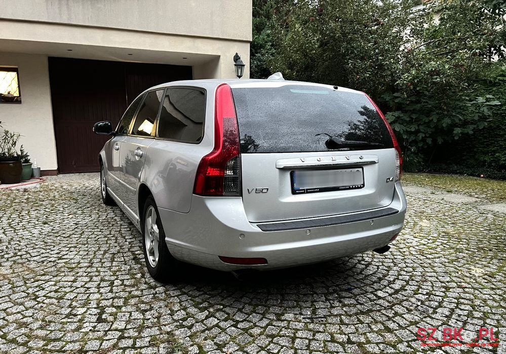 2011' Volvo V50 D4 Momentum photo #3