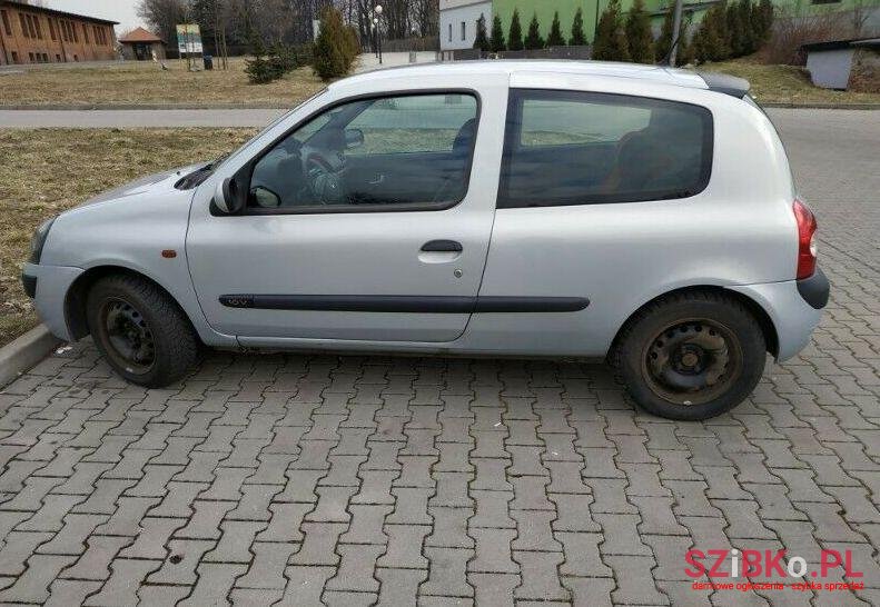 2003' Renault Clio photo #1