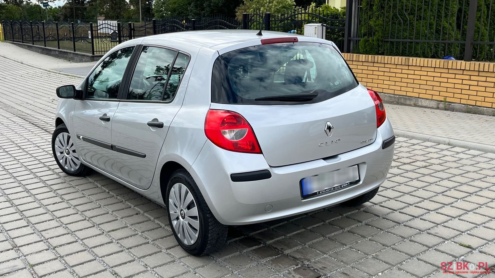 2005' Renault Clio photo #4