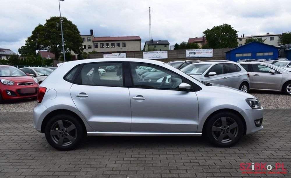 2010' Volkswagen Polo photo #2