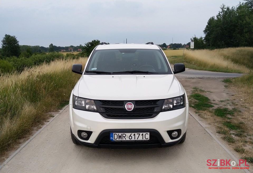 2014' Fiat Freemont photo #2