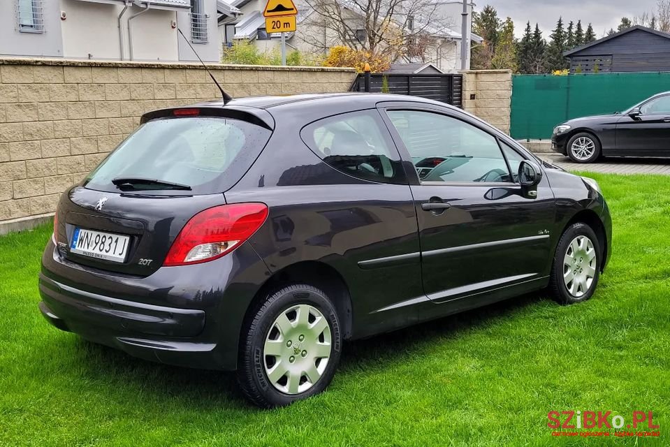 2010' Peugeot 207 photo #3