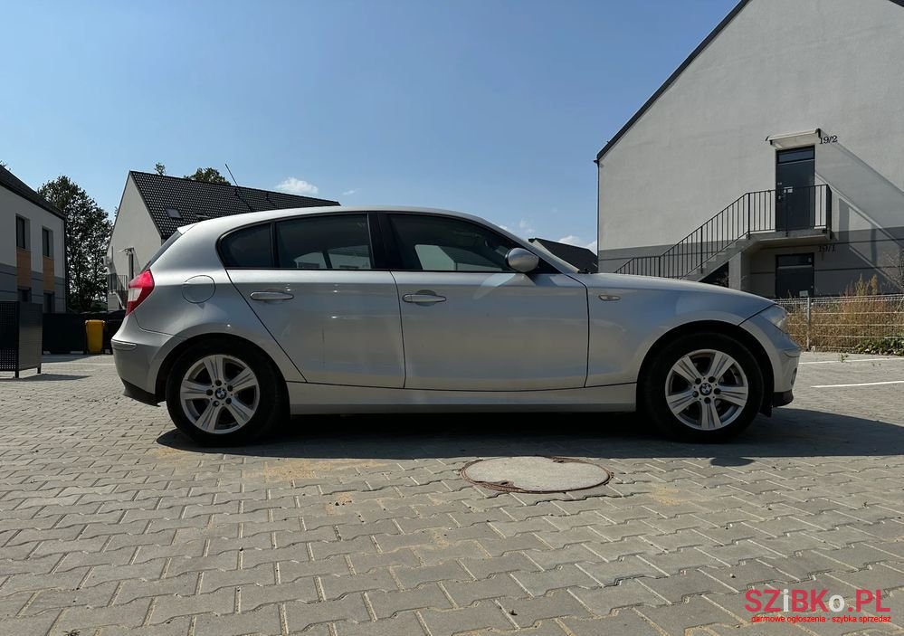 2005' BMW 1 Series 116I photo #6