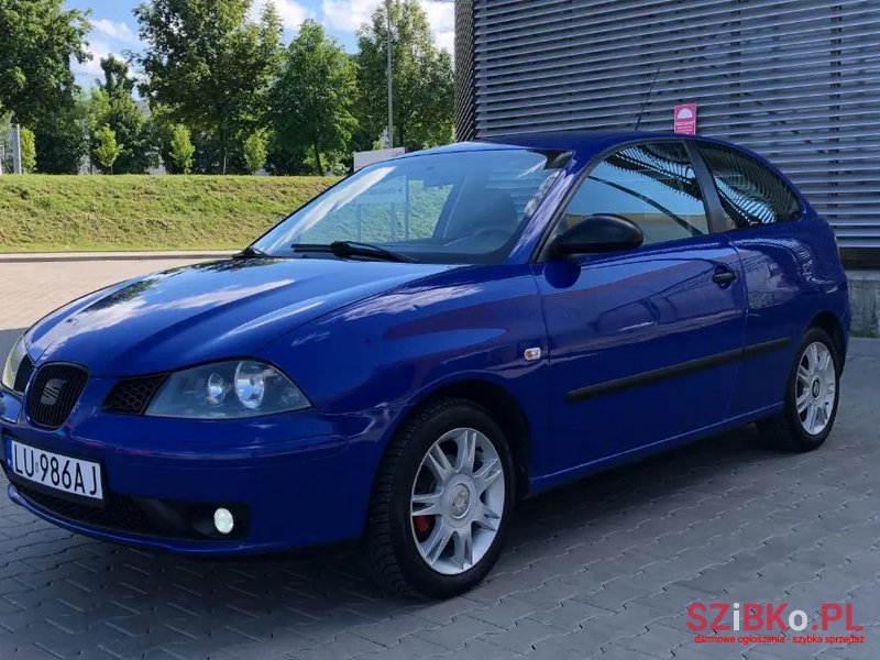 2004' SEAT Ibiza photo #2