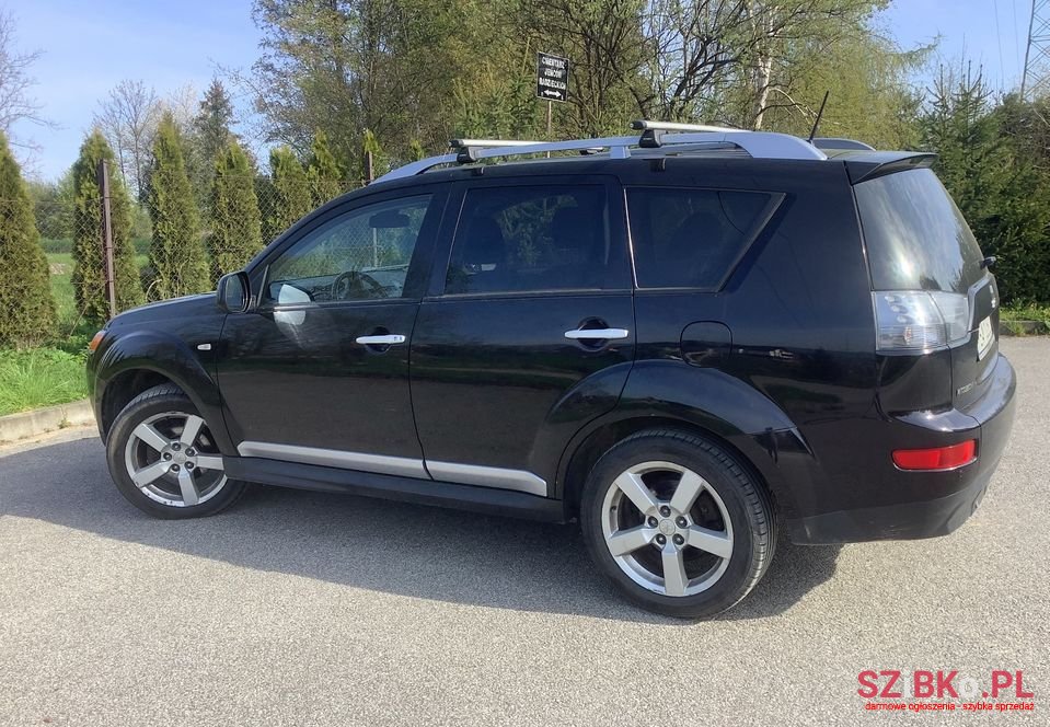 2009' Mitsubishi Outlander photo #1