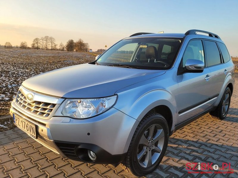 2011' Subaru Forester photo #6