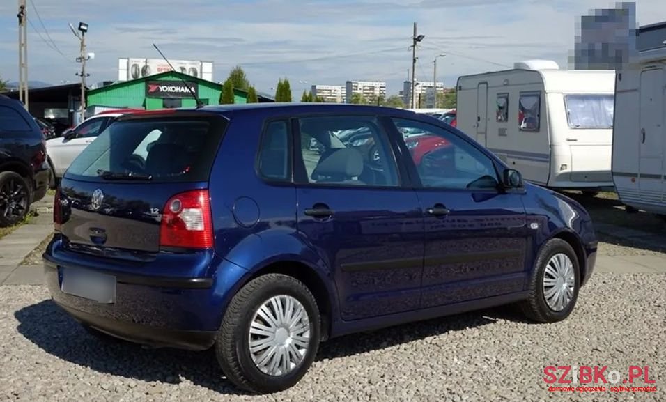 2002' Volkswagen Polo photo #5