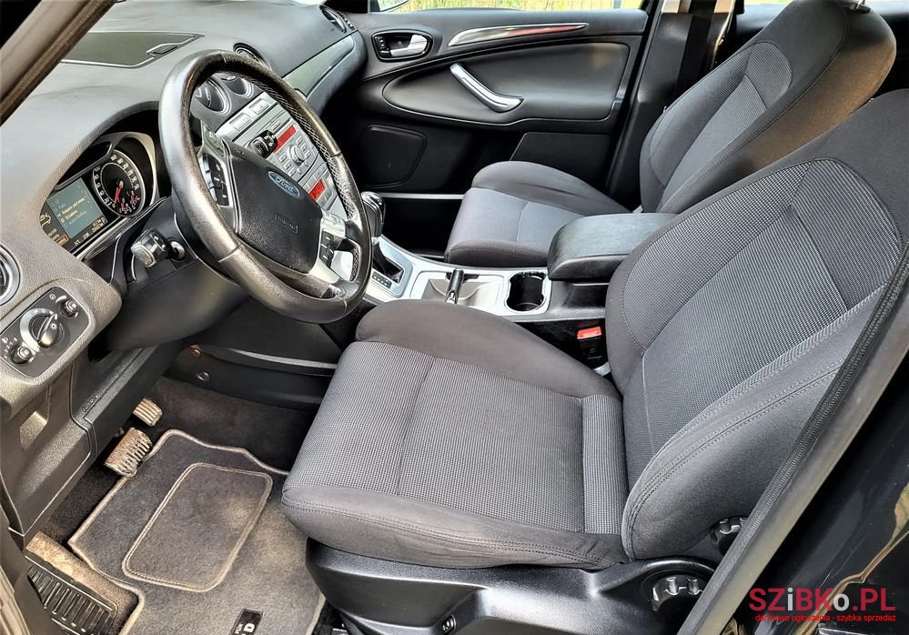 2008' Ford S-Max photo #5