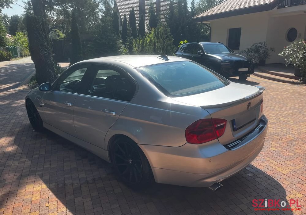 2005' BMW 3 Series 325I photo #2