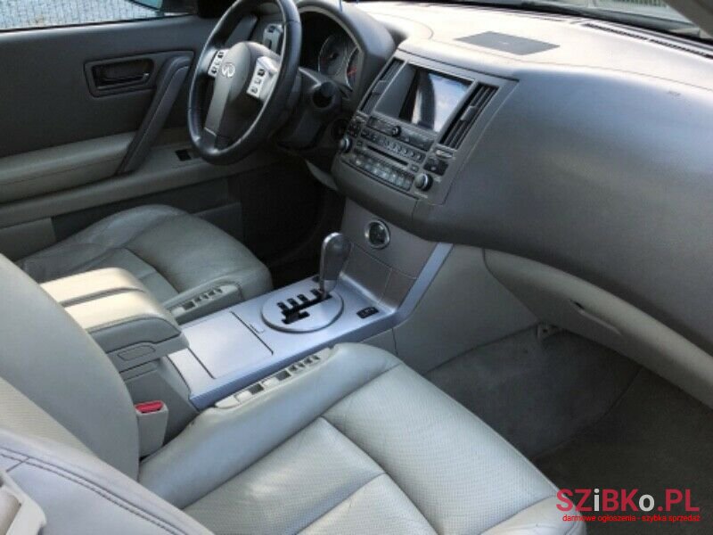 2005' Infiniti FX35 photo #5