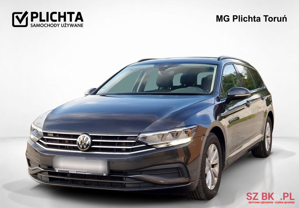 2022' Volkswagen Passat Variant photo #1
