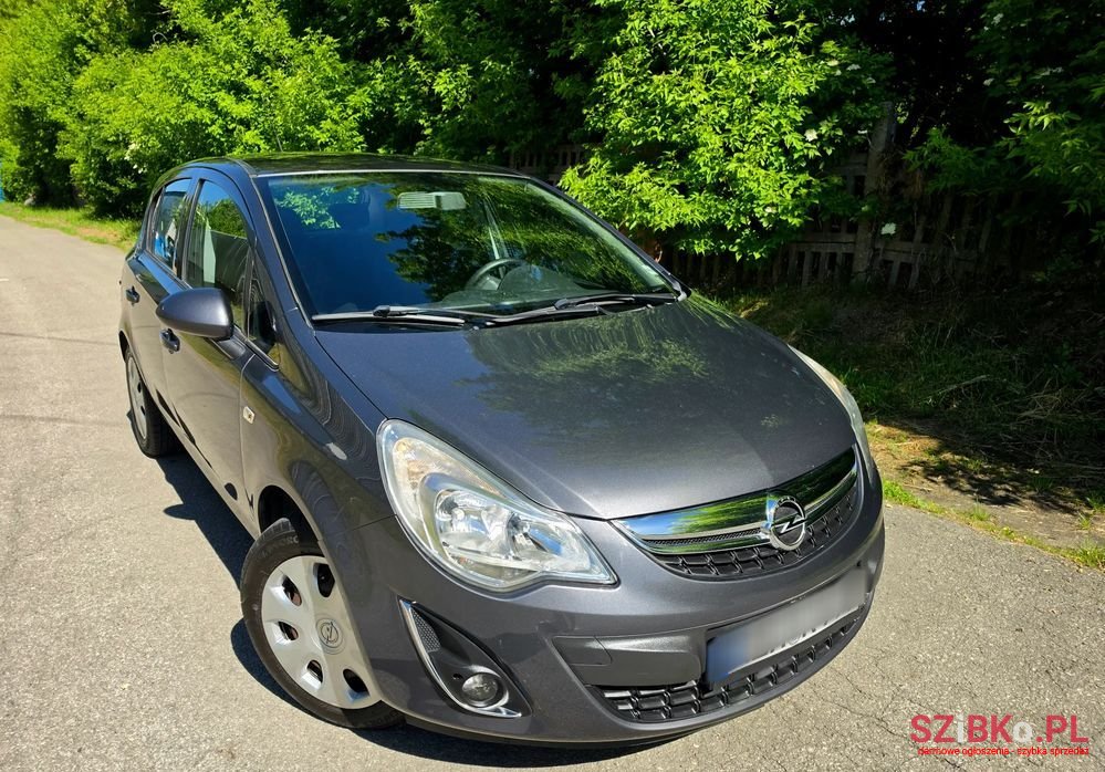 2011' Opel Corsa 1.2 16V Essentia photo #2