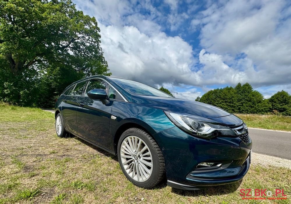 2016' Opel Astra photo #1
