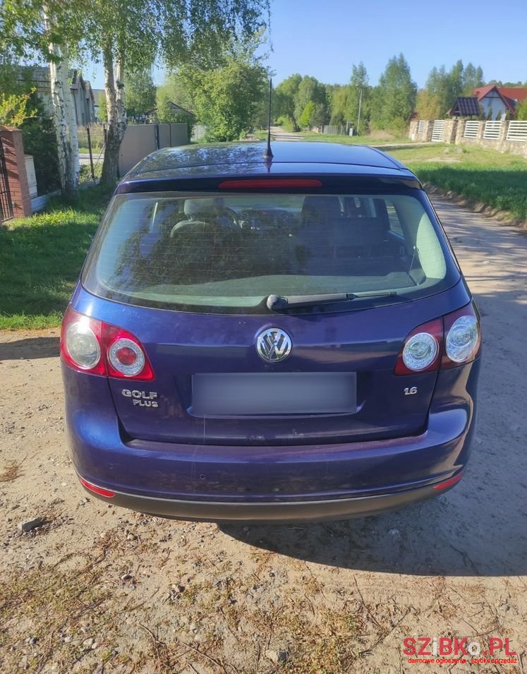 2008' Volkswagen Golf Plus photo #5