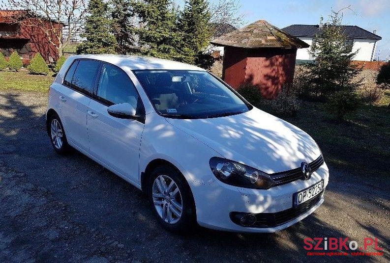 2010' Volkswagen Golf photo #1